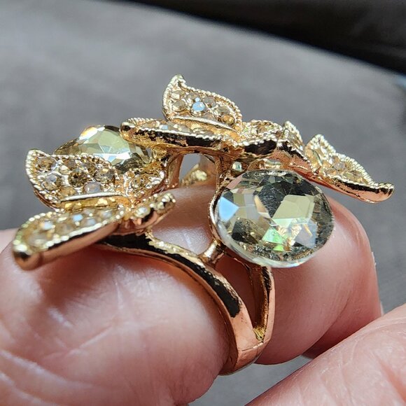 NWT Amazon Gold Toned Jeweled Butterfly Fashion Ring Size 4 - Picture 9 of 16